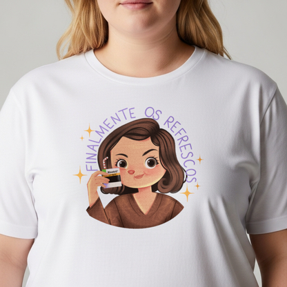 Camiseta Plus Size "Finalmente os Refrescos"